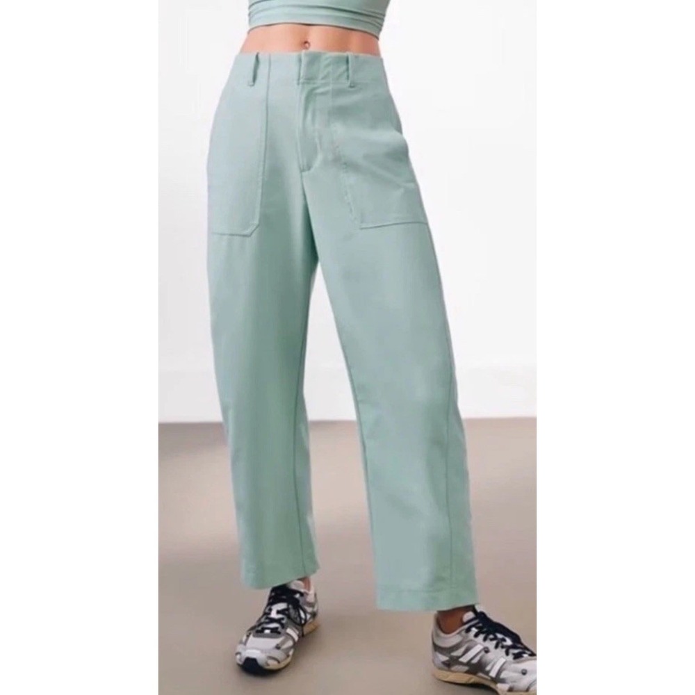 Athleta Skyline High Rise Barrel Leg Pant Green 650012-14 Size 14 Petite